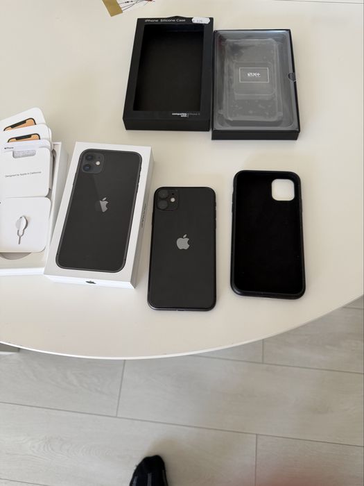 Iphone 11 black 64 GB
