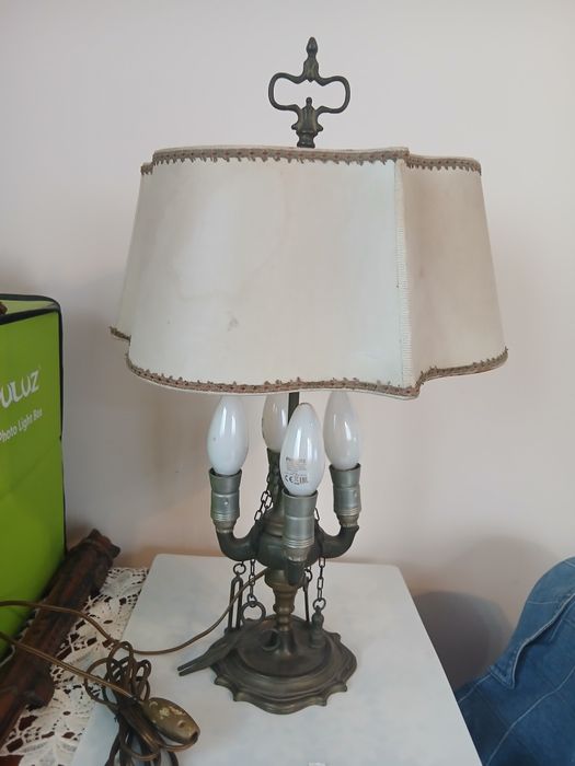 Doua lampi cu patru becuri,vintage,rare.