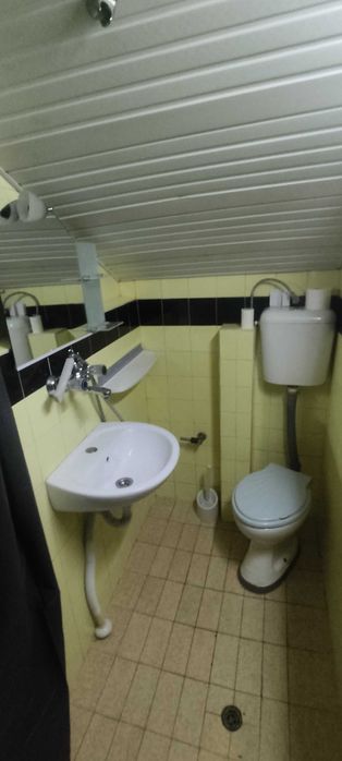 Дава се под наем Етаж от къща в Варна, Цветен квартал - 45 кв.м за 348.84 € - Снимка #21