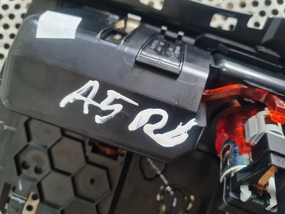 Scrumiera Audi A4 B8 A5 2.0 Tdi Euro 5 Cod Motor CJC Cutie Automata NYM An 2012-2013-2014-2015 Vola