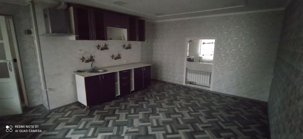 Bodomzor mahala uy sotiladi