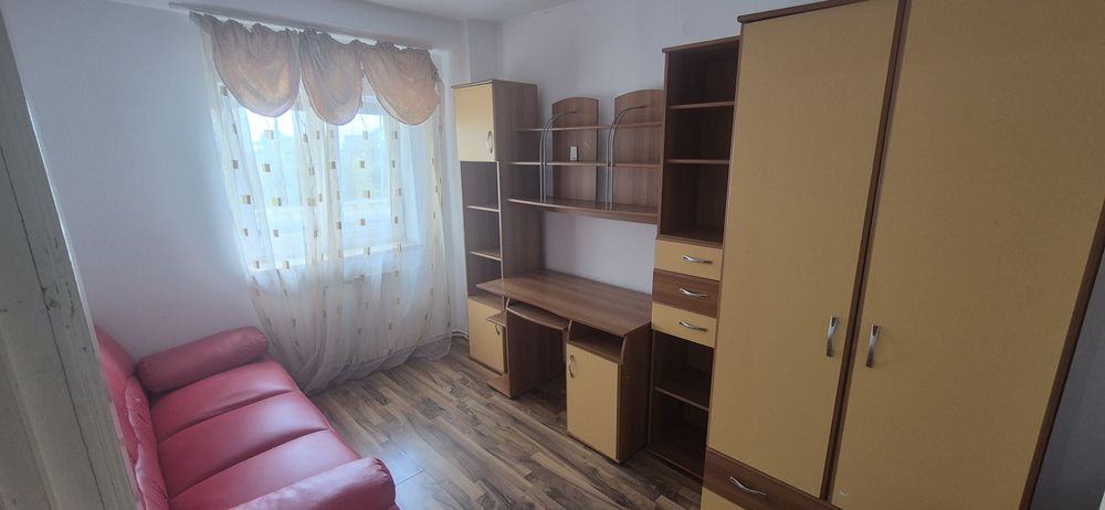 Dau in chirie apartament 3 camere centru nou Satu Mare