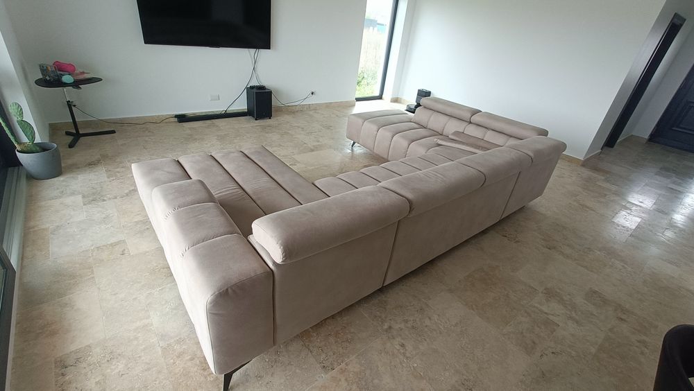 Vand canapea noua STAER