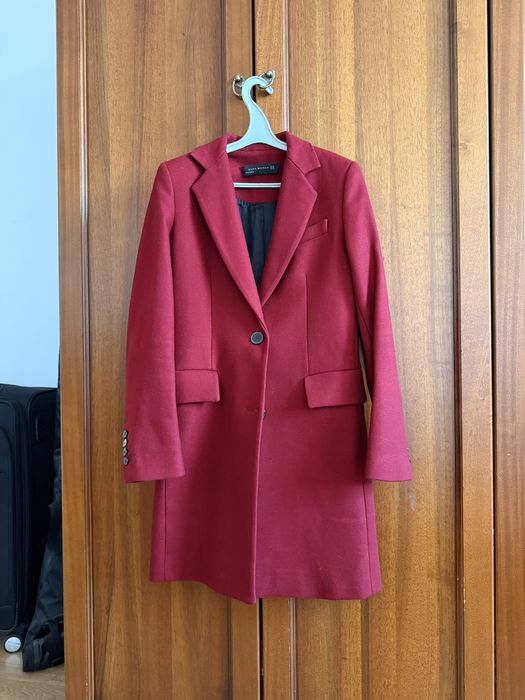 Пальто бренда Zara