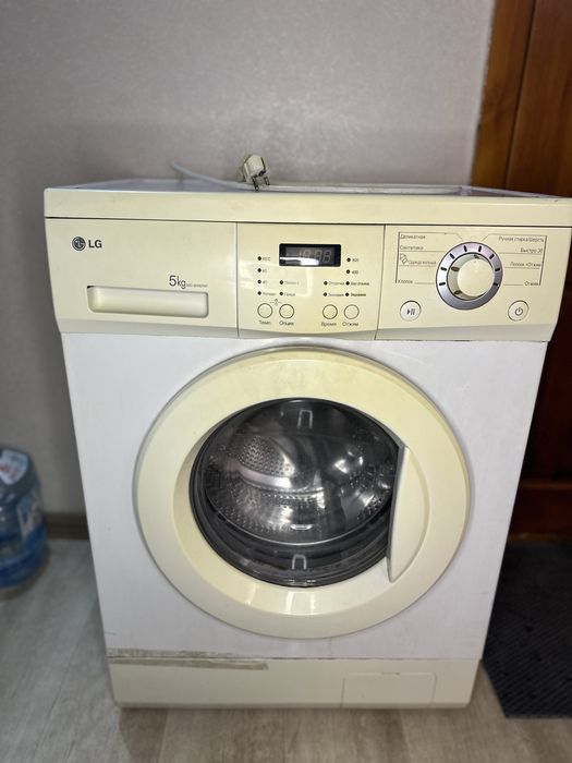 Стиральная машина LG рабочи