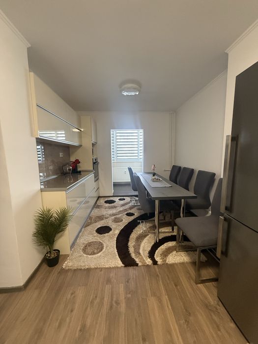 Vand apartament 2 camere Pb et 2 Oradea zona Nufarul