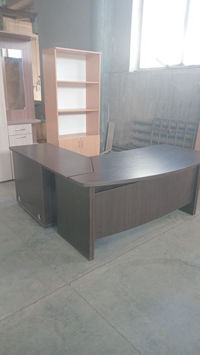 Стол офисный темный распродажа