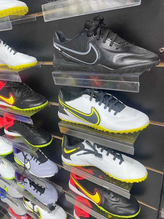 Sarakanojka. Сороконожка. Skidka. Adidas. Nike. Dastavka bor