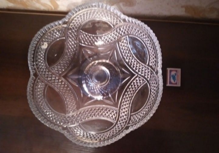 Салатница-хрусталь,Ваза-1000тг