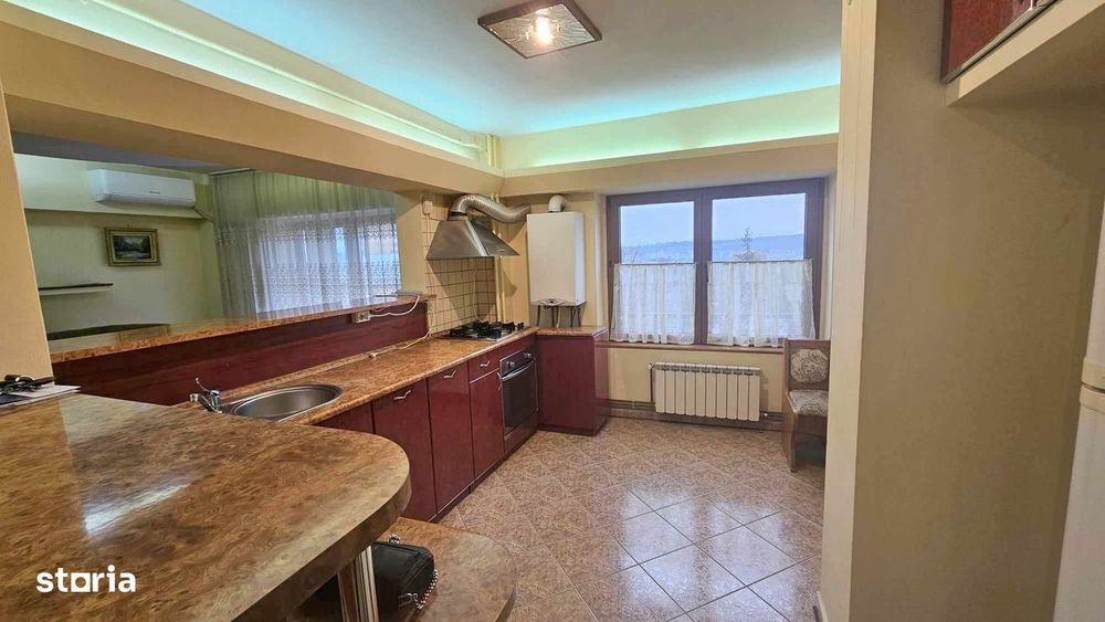 Apartament de 3 camere , Centru IIndependentei UMF Iași