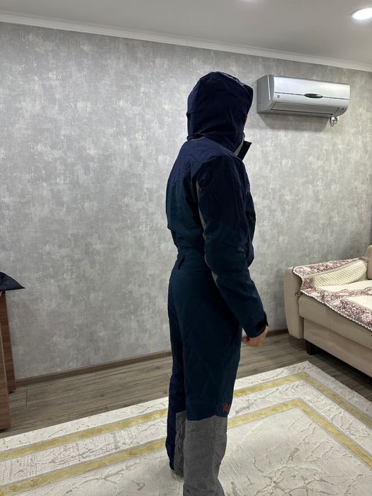 Спортивный комбинезон.