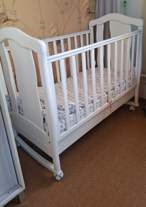 Детская кроватка