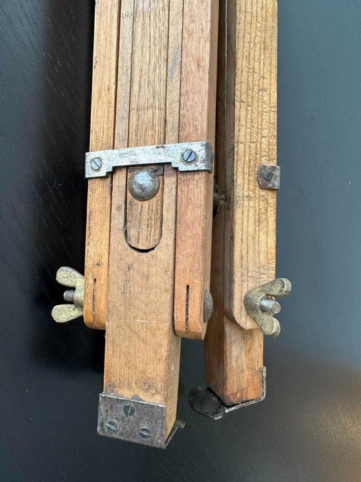 Винтидж Дървена Тринога Статив