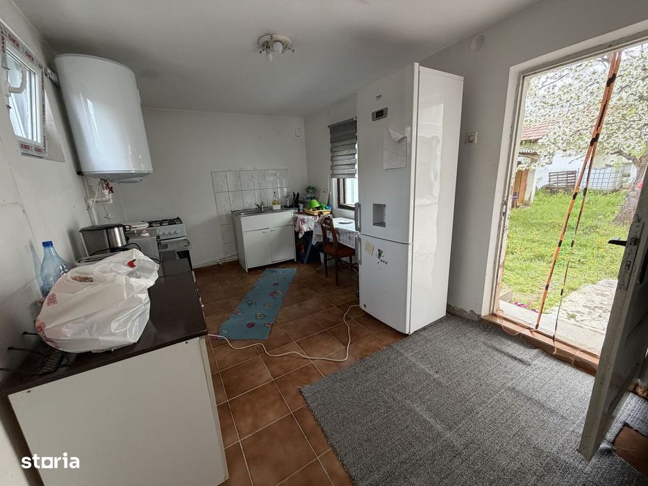 Casa Stalpeni, la asfalt, cu gaze, garaj, anexa, 3 camere, mobilata