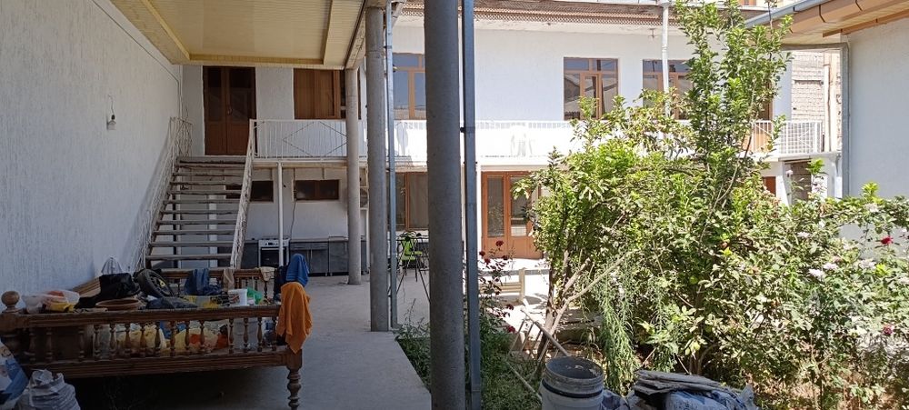 Горбольница 5-соток срочно продаётся дом.