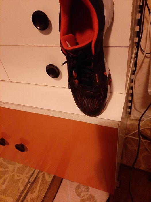 Продавам нови мъжки  маратонки Nike!