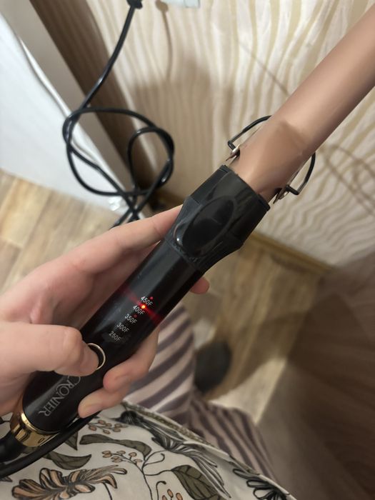 Утюжок для локонов