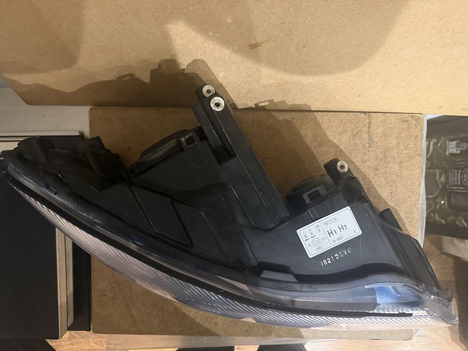 Десен фар на Шкода Октавия II 2011