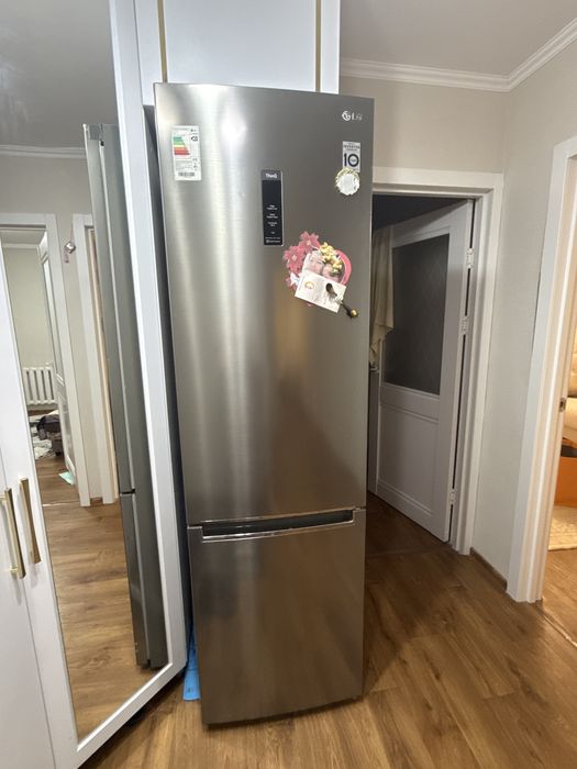 Холодильник серый в отличном состоянии