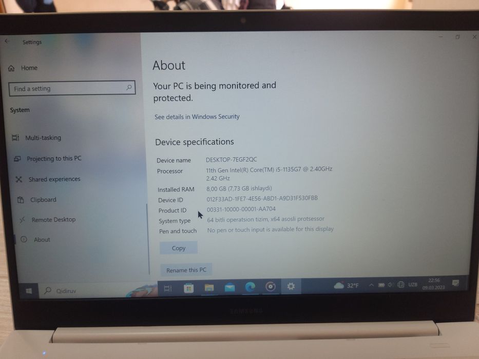 Samsung.Oq rangda juda ideal.