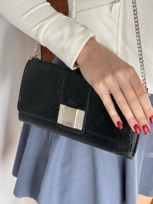 Чанта Guess черна