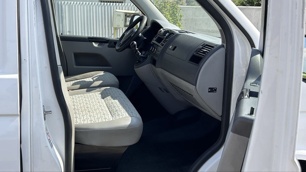 Vand Volkswagen Transporter cu clima