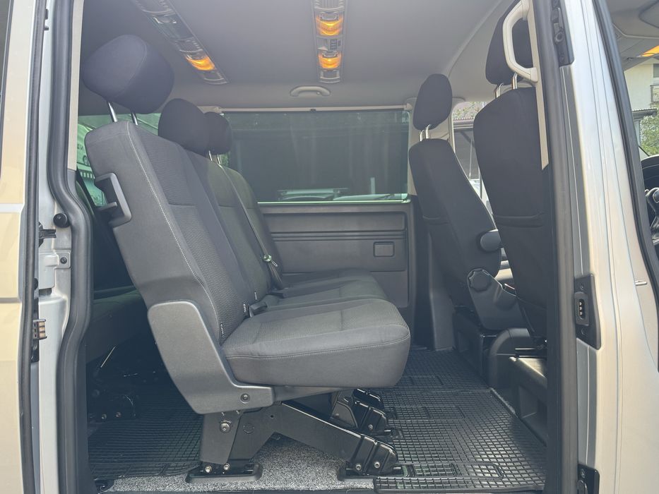 Volkswagen Caravelle 2016 204 CP DSG 8 LOCURI