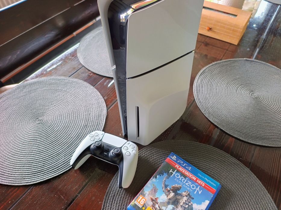 Vând PS5 Slim DiskEdition 1T