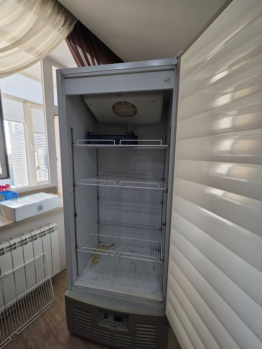 Продам шкаф холодильный Ариада