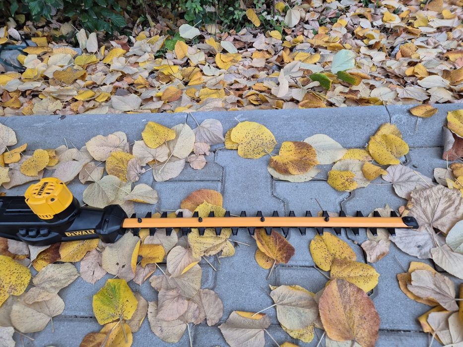 Dewalt Masina de tuns gard viu DCMPH566N