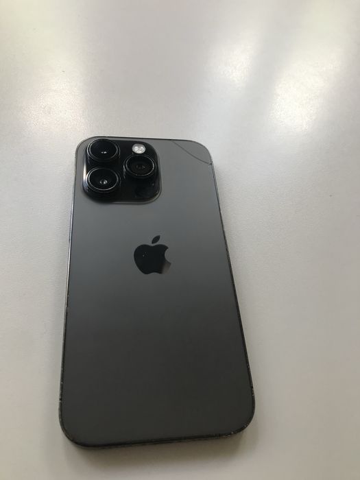 Vand iphone 14 pro 93% bateria