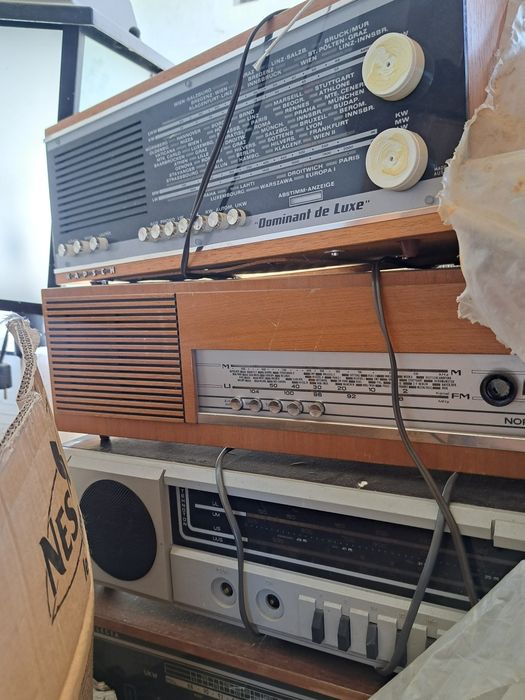 3 radiouri vechi  de vanzare