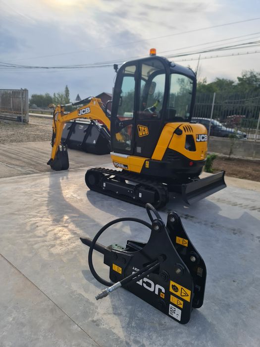 Inchiriez buldoexcavator,miniexcavator, manitou incarcator telescopic