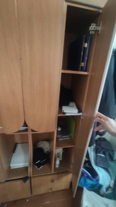 Xovli va domlar uchun  shkaf  orginal sifatli yog'ochdan qilingan