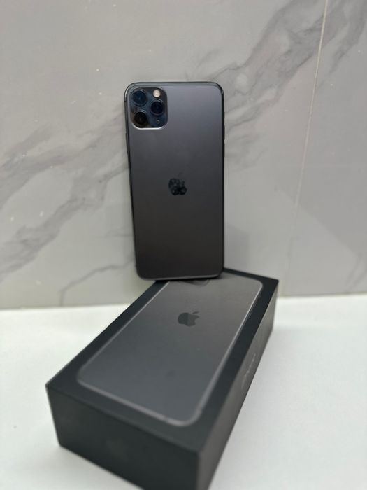 11 pro max. В хорошем состояние.