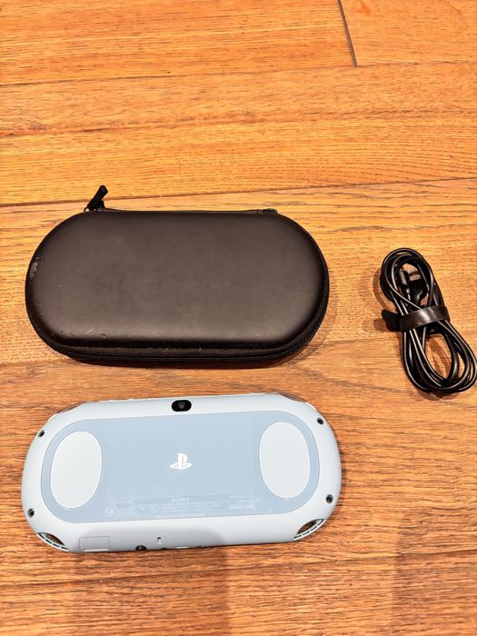 Ps Vita Sony 2000 , slim , modata , card 128GB, peste 8000 de jocuri incluse