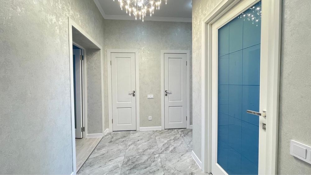 Продам евро 3комнатную, студия, 8 Школа