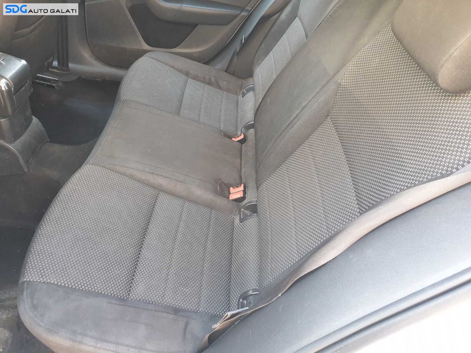 Bancheta Spate Pasageri Sezut cu Spatar Textil Skoda Octavia 3 Hatchback Berlina 2013 - 2017 [C4354]