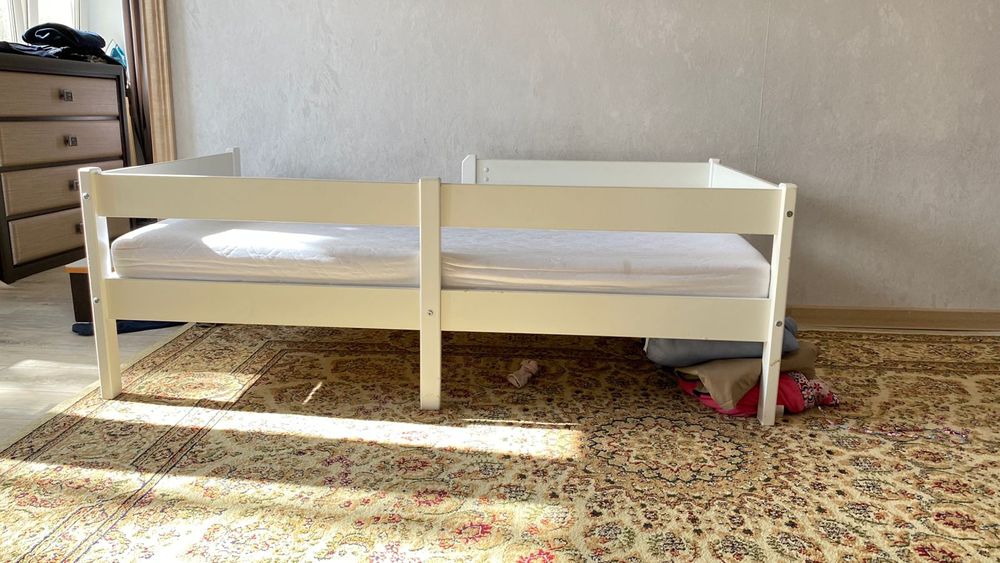 Детская кровать с матрасом 160*80