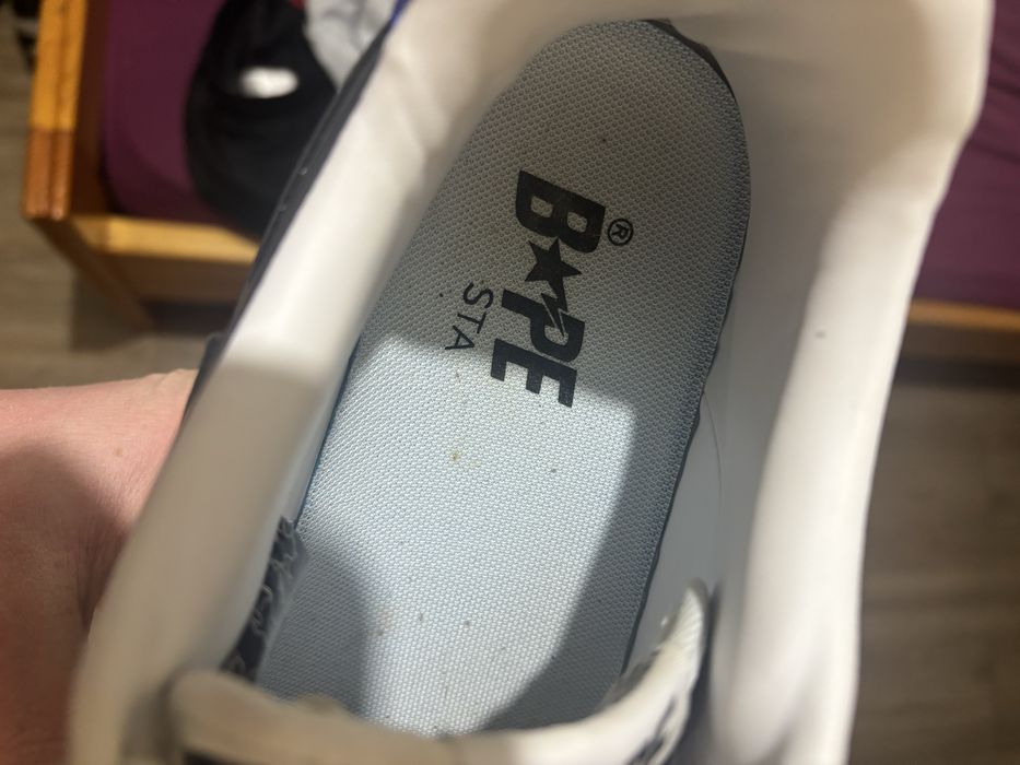 Adidasi bapesta fara cutie un fel fe air force 1