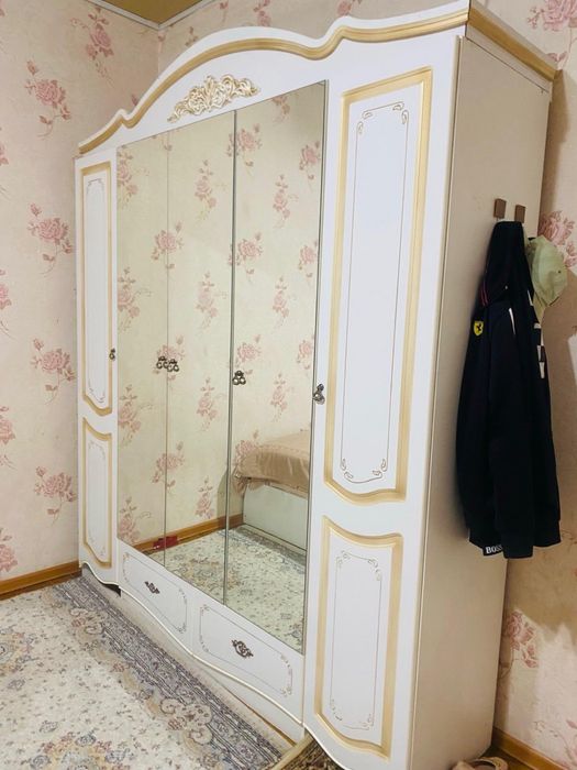 Спальный гарнитур срочно