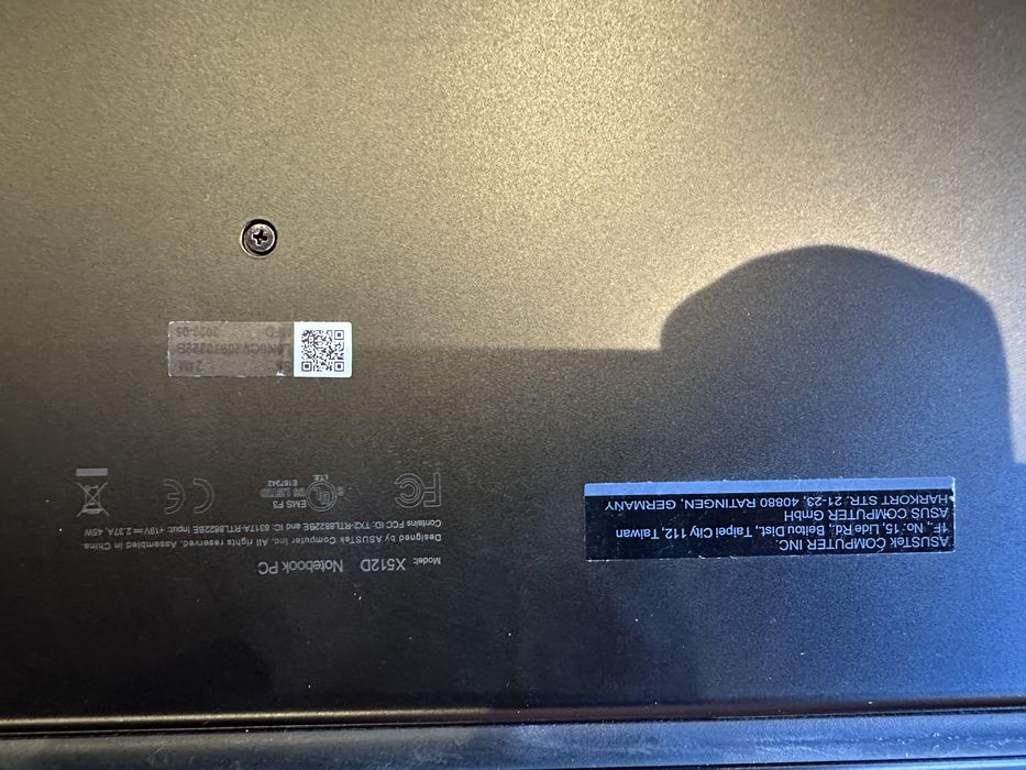 Vand Laptop Asus VivoBook