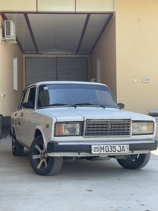 Vaz 2107 sotiladi