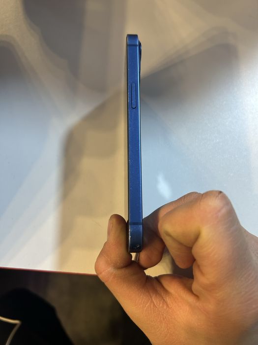 Продам айфон 13 срочно