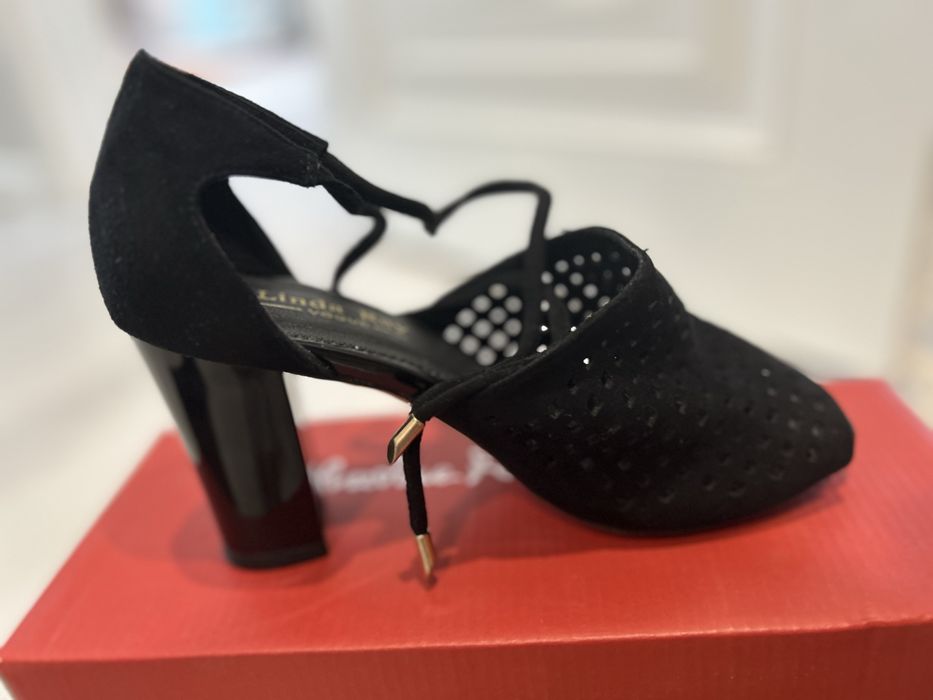 Босоножки замшевые