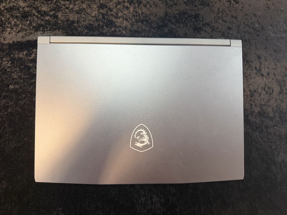 Лаптоп MSI thin 15b13ve