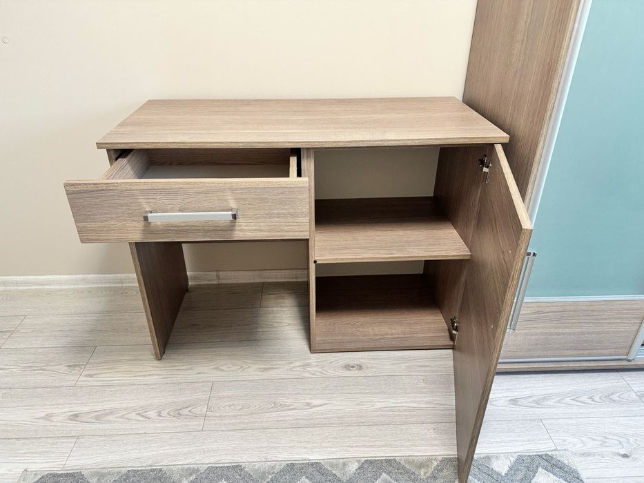 Обзавеждане за детска стая - легло с ракла и матрак, гардероб, бюро