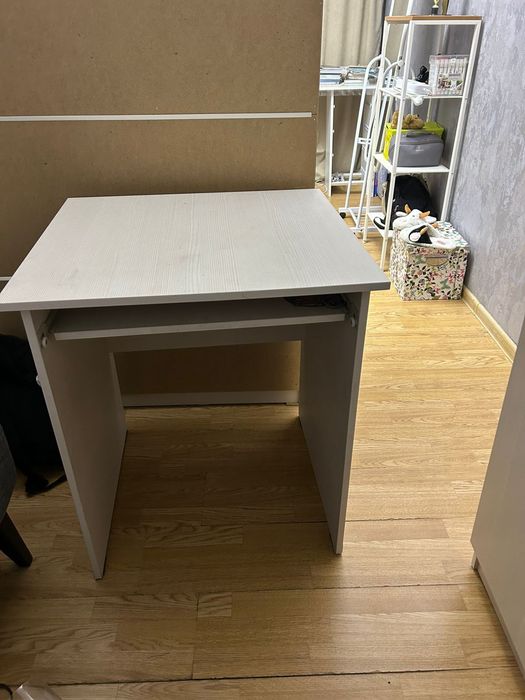Стол письменный для школьника