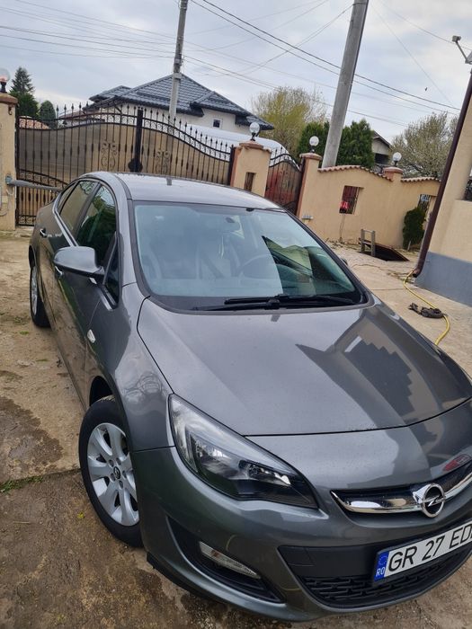 Opel astra j sedan
