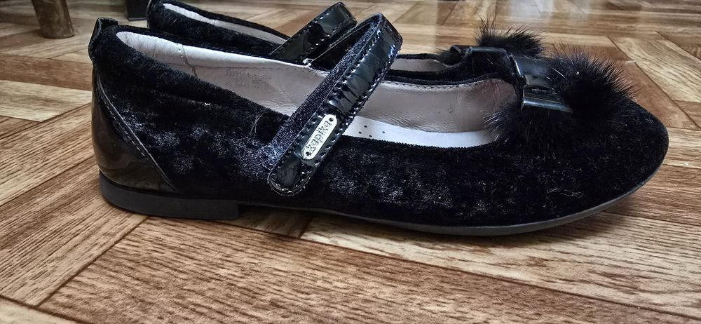 Нарядные туфли на девочку